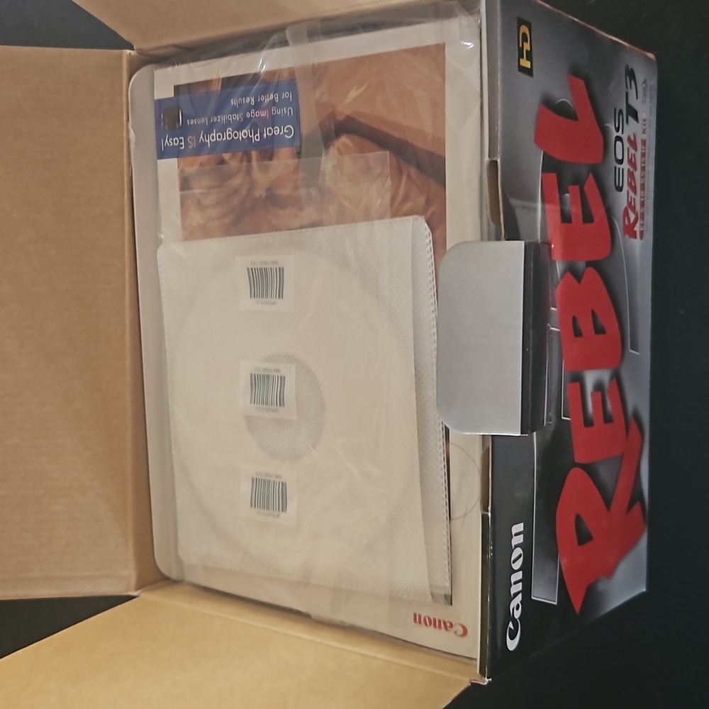 Canon EOS Rebel T3 DSLR - Picture 5 of 11
